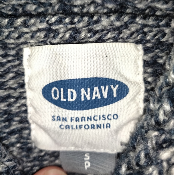 Men's Old Navy Sweater - Picture 2 of 2